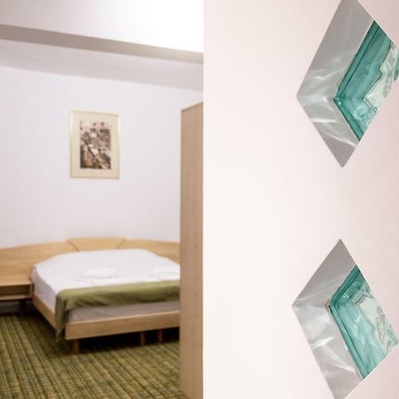 Casa Gabriela Hotel บูคาเรสต์ ภายนอก รูปภาพ