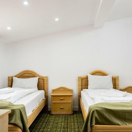 Casa Gabriela Hotel บูคาเรสต์ ภายนอก รูปภาพ