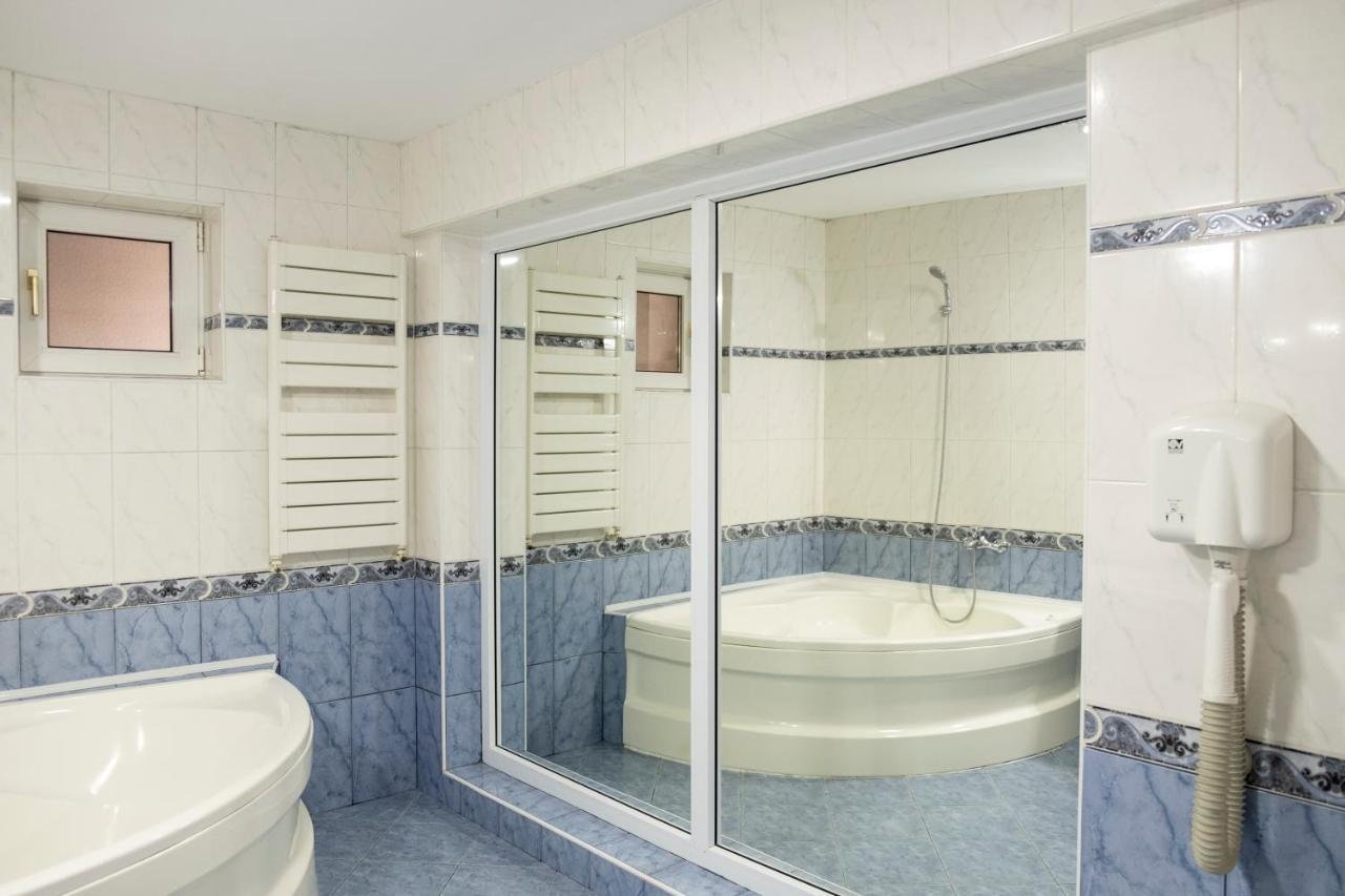 Casa Gabriela Hotel บูคาเรสต์ ภายนอก รูปภาพ