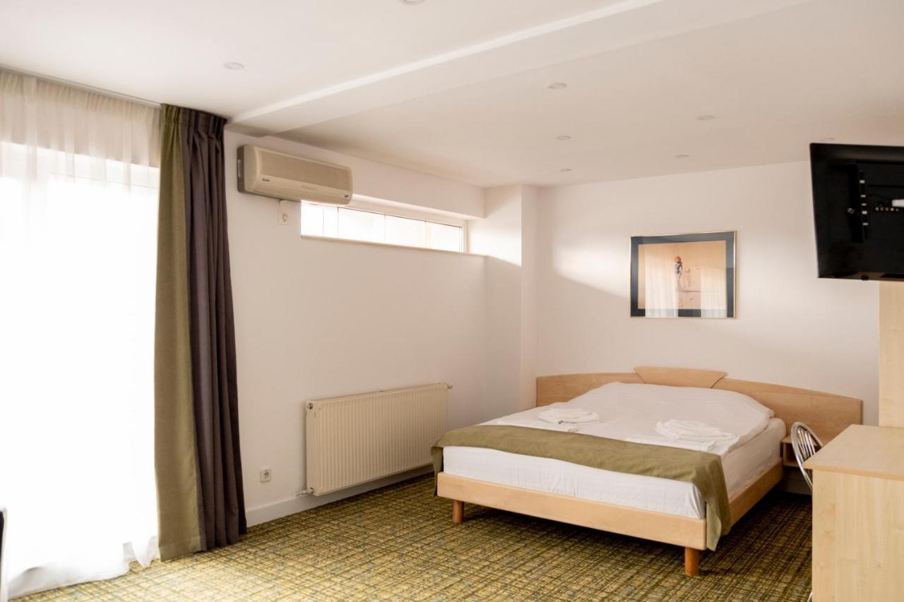 Casa Gabriela Hotel บูคาเรสต์ ภายนอก รูปภาพ